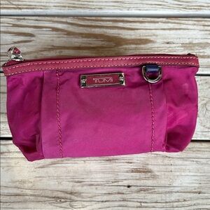 Tumi Women’s Voyager Vienna Pink Cosmetic Bag.